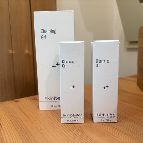 Skinbetter Cleansing Gel Full Size + 2 Travel Size - Picture 2 of 4